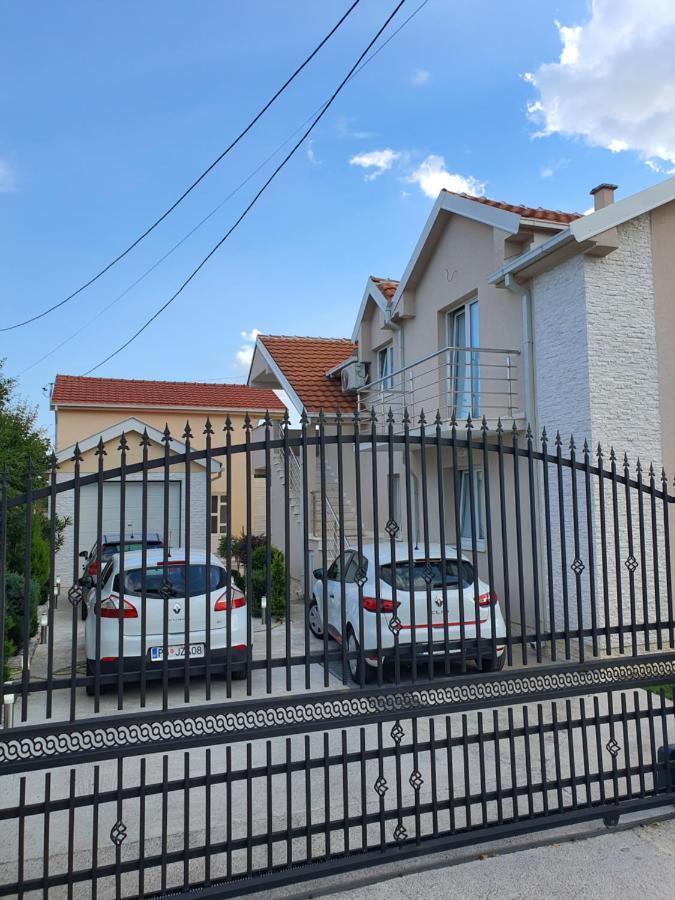 Apartman Tolosi Подгорица Экстерьер фото