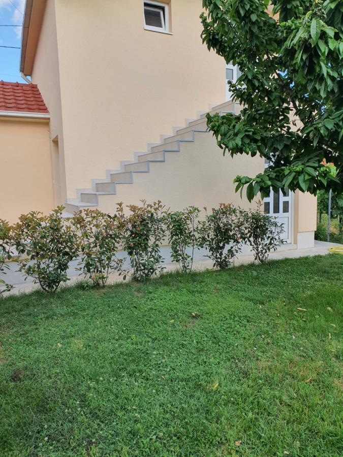 Apartman Tolosi Подгорица Экстерьер фото