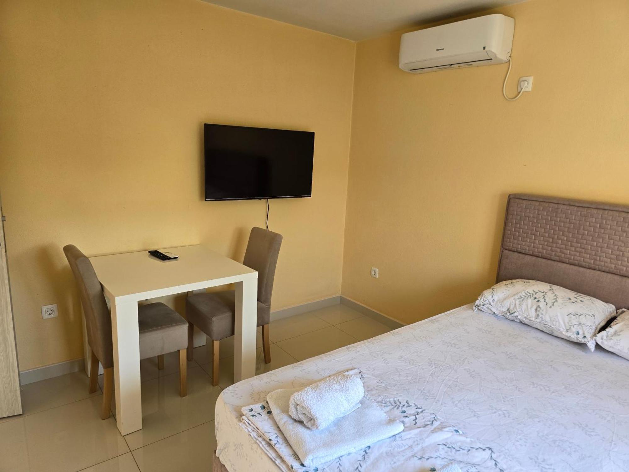 Apartman Tolosi Подгорица Экстерьер фото